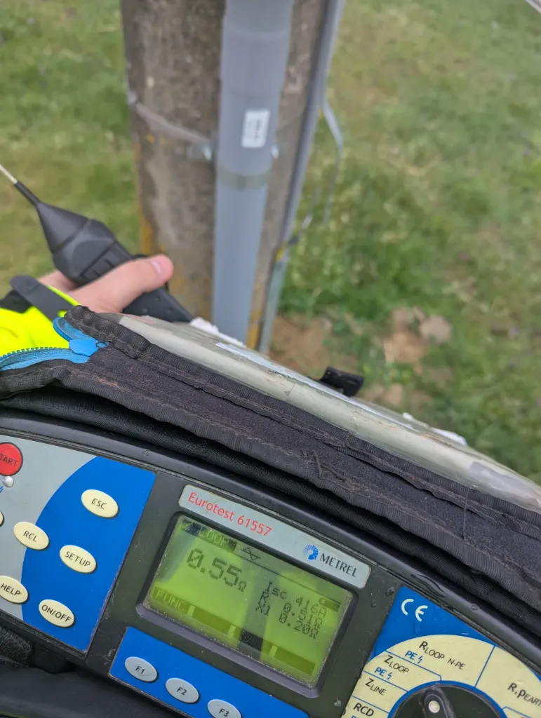 Revizní měření elektrického zařízení měřicím přístrojem