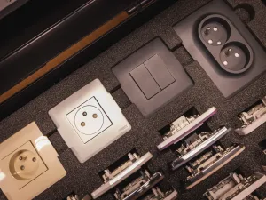 Vzorník zásuvek a vypínačů Schneider Electric na prodejně